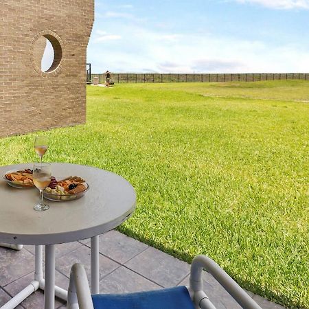 Ground Floor Beachfront Beauty! Steps To The Beach And Pool South Padre Island Cameră foto