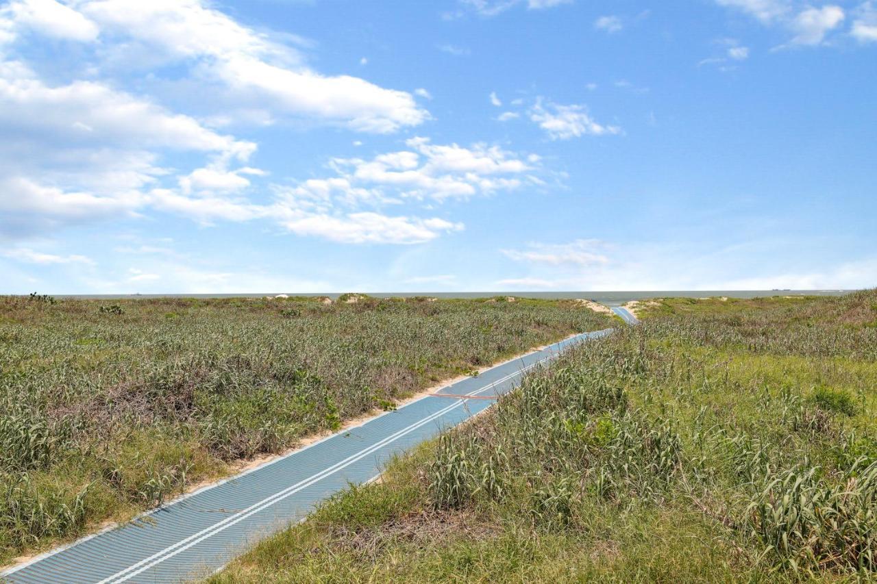 Ground Floor Beachfront Beauty! Steps To The Beach And Pool South Padre Island Exterior foto
