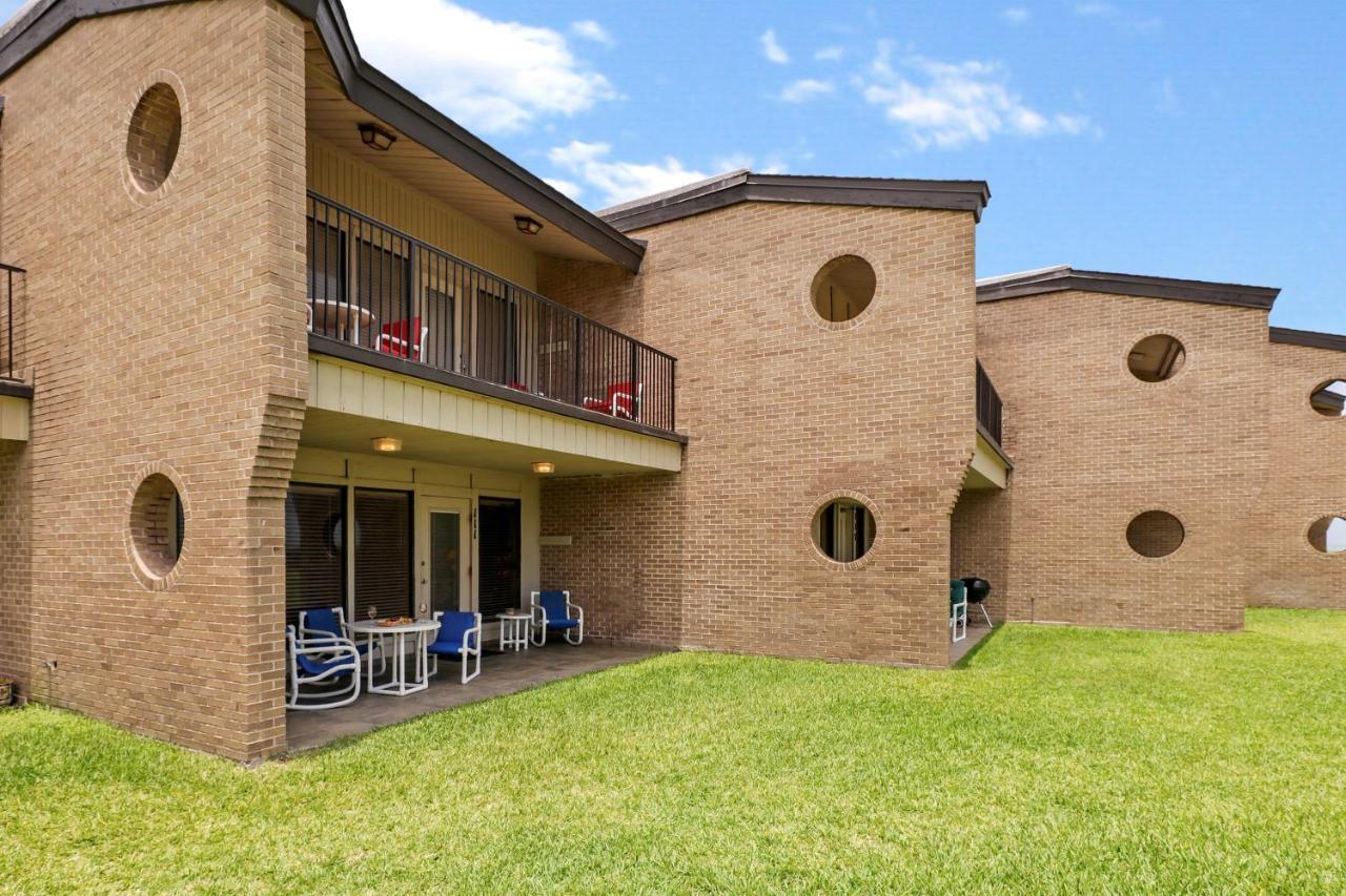 Ground Floor Beachfront Beauty! Steps To The Beach And Pool South Padre Island Exterior foto