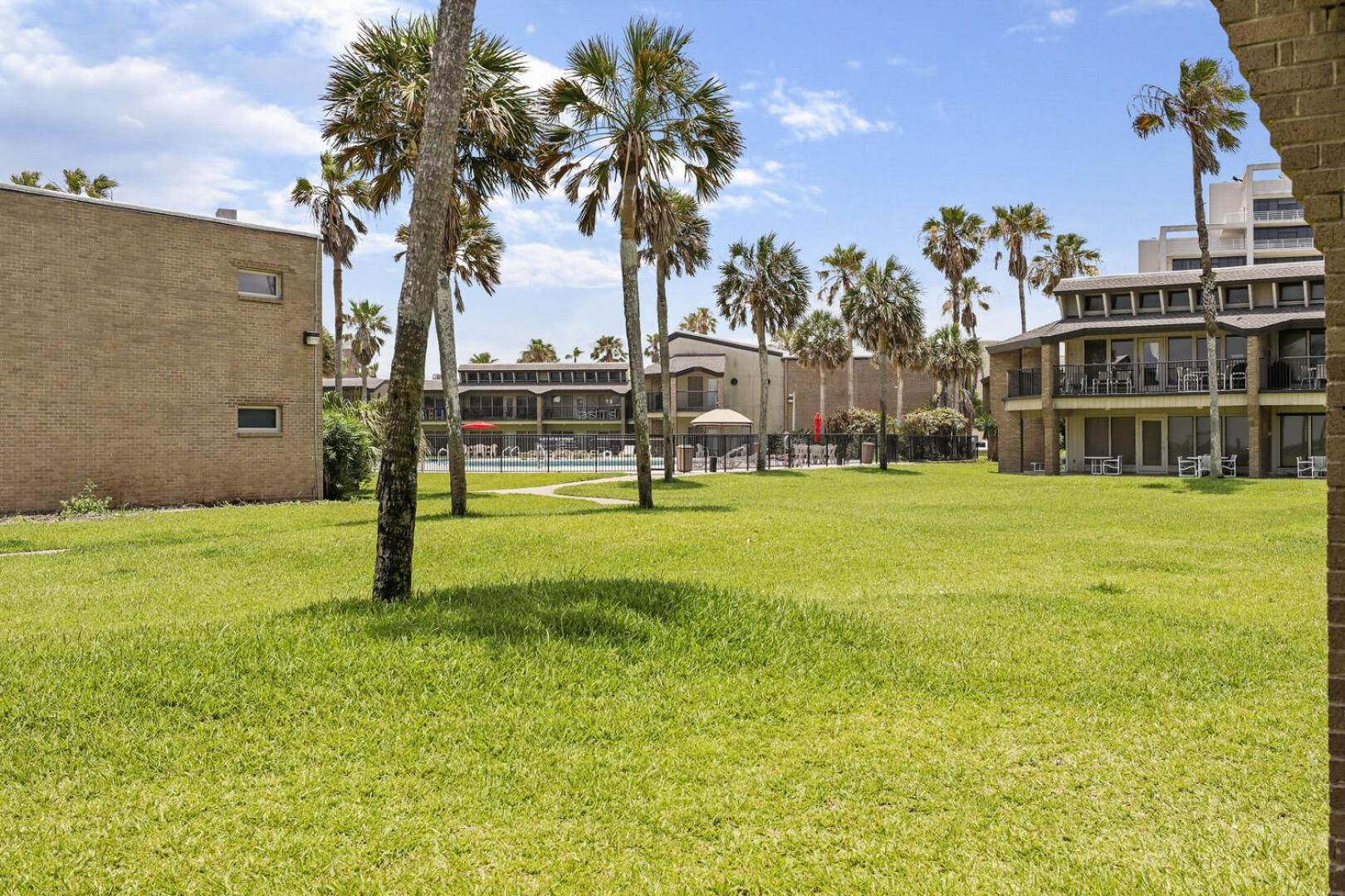 Ground Floor Beachfront Beauty! Steps To The Beach And Pool South Padre Island Cameră foto